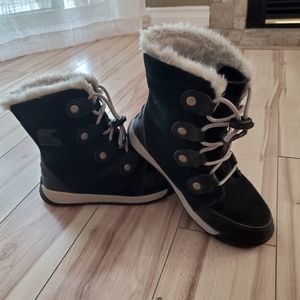 Kids Sorel boots size 3